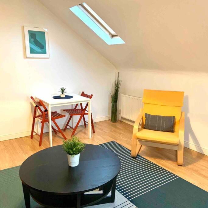 Flat 7 Eia House Apartment *